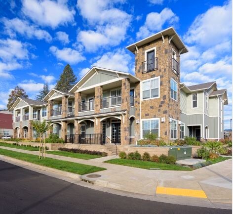 Primary Photo - 700 Chickadee St