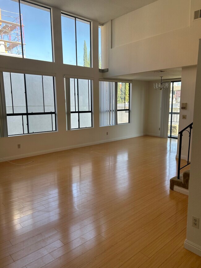 Foto del edificio - 10715 Missouri Ave