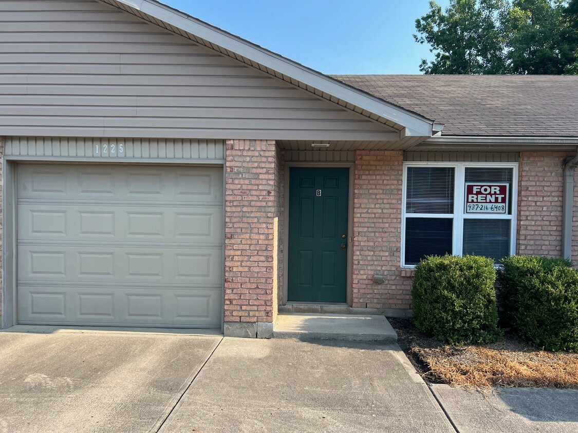 Primary Photo - 1225 Sequoia Ct