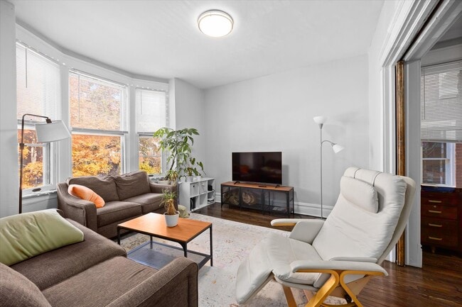 Building Photo - 6114 Waterman Blvd