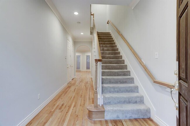 Foto del edificio - 6857 Staffordshire