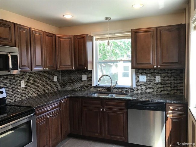 Foto del edificio - 4199 Cornell St