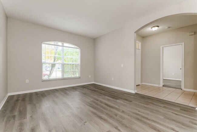 Foto del edificio - 556 Pinehurst Cove