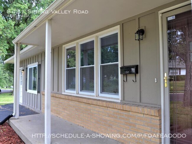Foto del edificio - 8421 Spring Valley Rd
