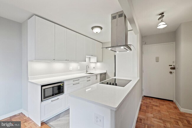 Foto del edificio - 4600 Connecticut Ave NW