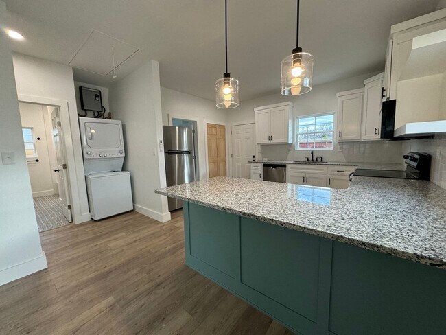 Foto del edificio - Stunning 2 bedroom 1 bathroom home In Kendall-Whittier district of Tulsa!