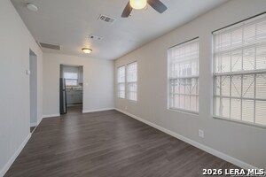 Foto del edificio - 325 S Hackberry St