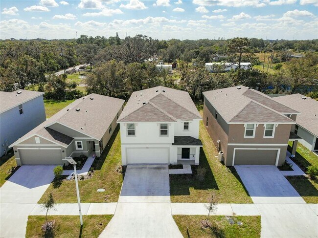 Foto del edificio - 5581 Logan Cave Ave