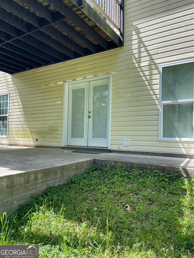 Primary Photo - 107 Scatterfoot Dr