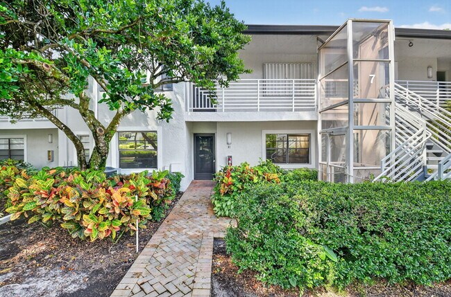 Foto del edificio - 7 Southport Ln