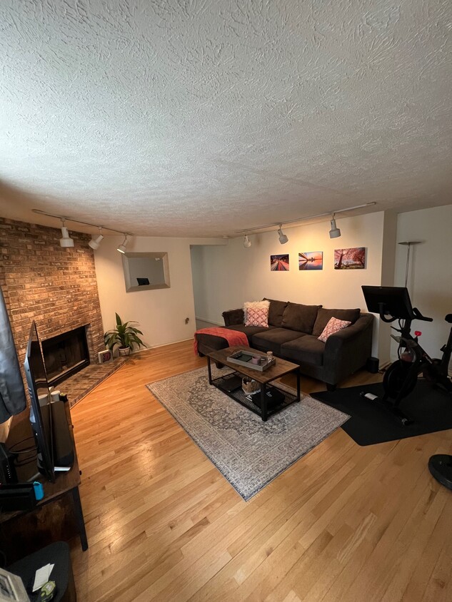 Primary Photo - 200 Prospect St