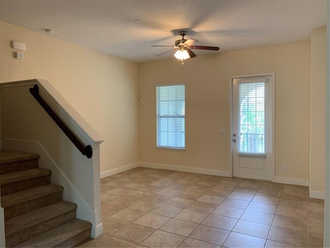 Building Photo - 2205 Lobelia Dr