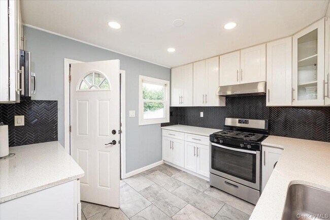 Building Photo - 54 Ketcham Ave