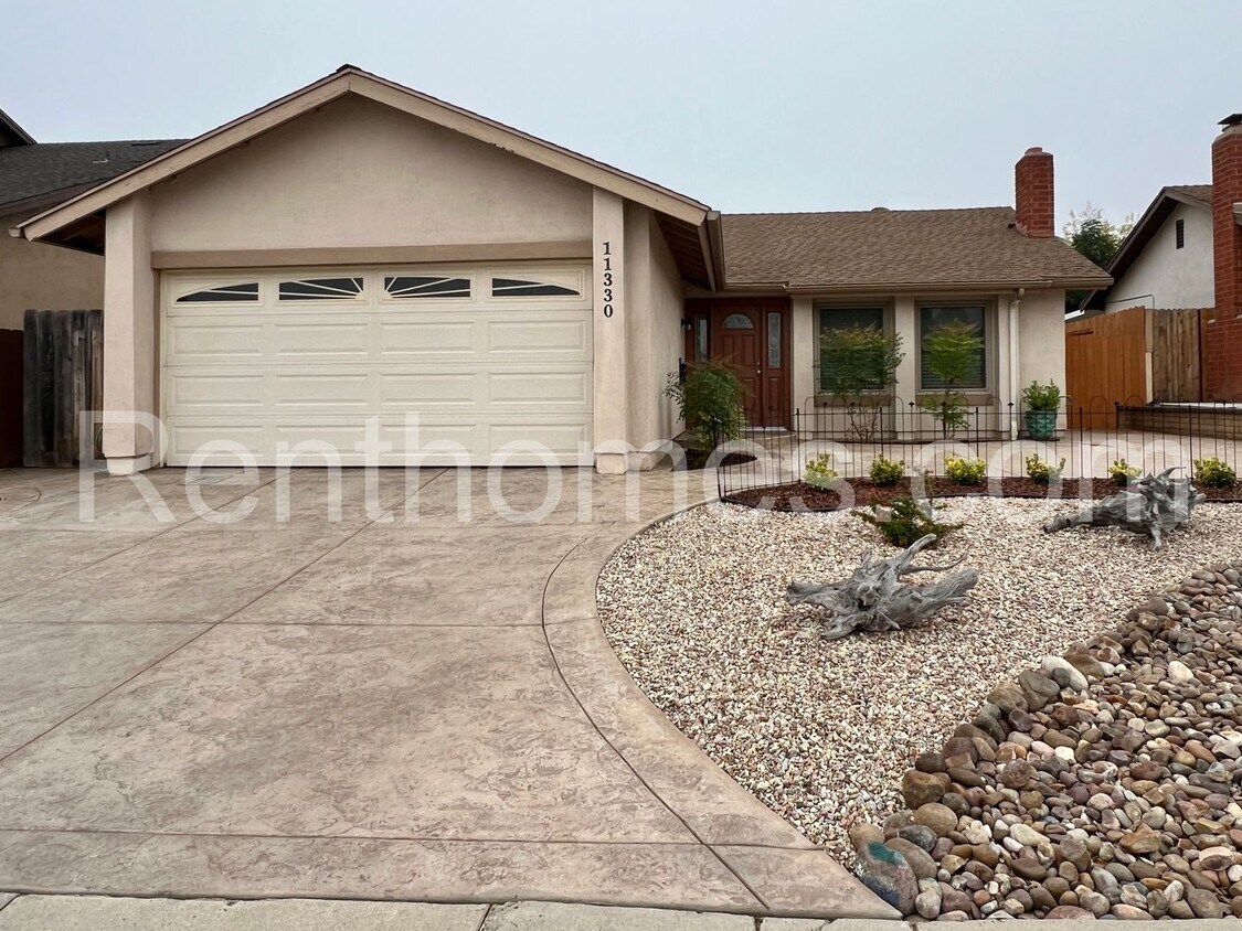 Primary Photo - 11330 Surco Dr
