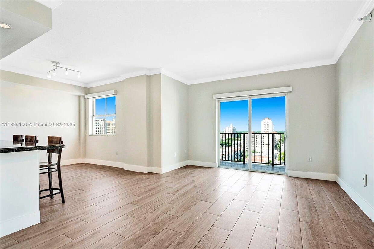 Primary Photo - 1627 SW 37th Ave