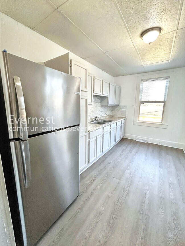 Foto del edificio - 613 N Jackson Ave