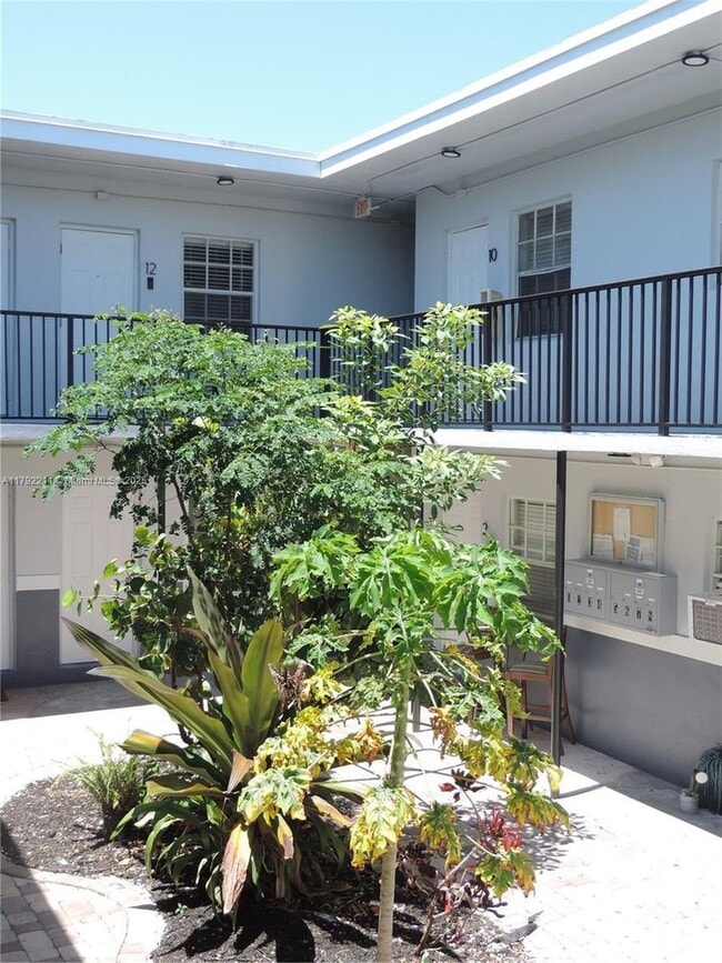 Building Photo - 3615 Thomas Ave