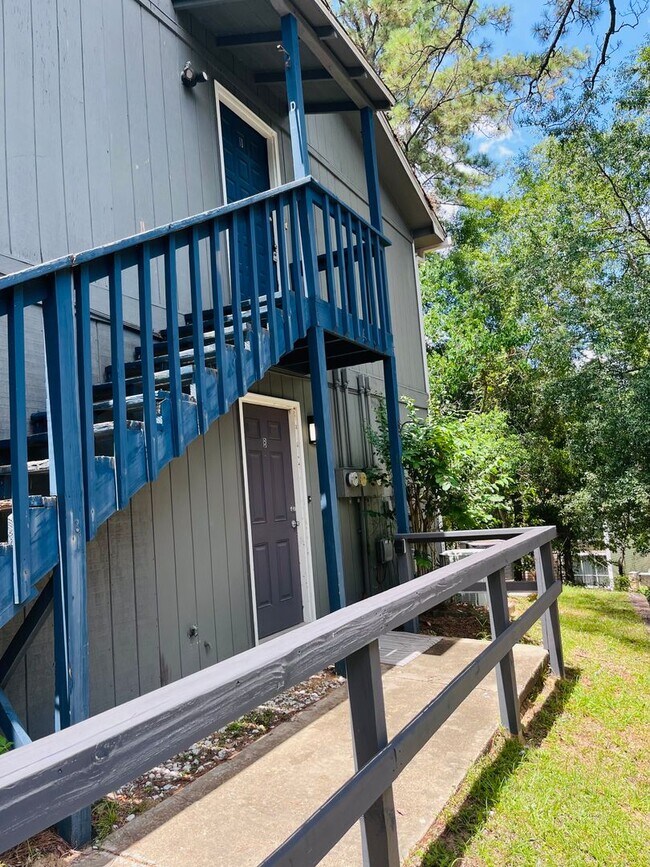 Building Photo - 3732 Donovan Dr