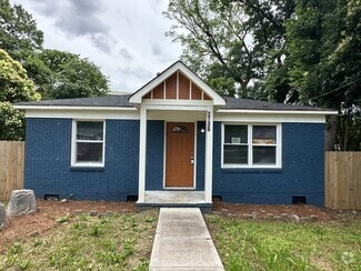 Building Photo - 2708 Catalina Ave