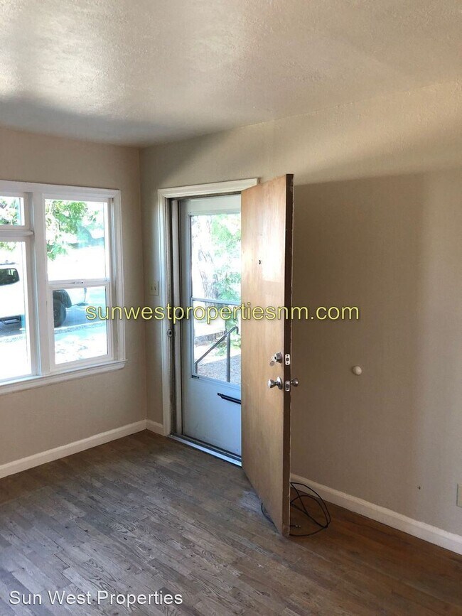 Foto del edificio - 2 br, 1 bath House - 1010 N. Loma Linda