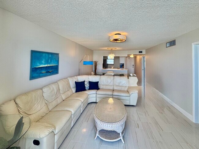 Foto del edificio - 9940 S Ocean Dr