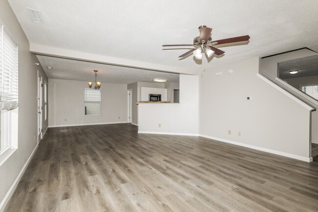 Building Photo - 6336 Alonzo Dr