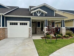 Building Photo - 6620 Bent Wood Villas Dr