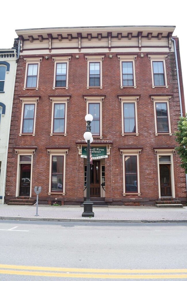 Building Photo - 136 E Water St