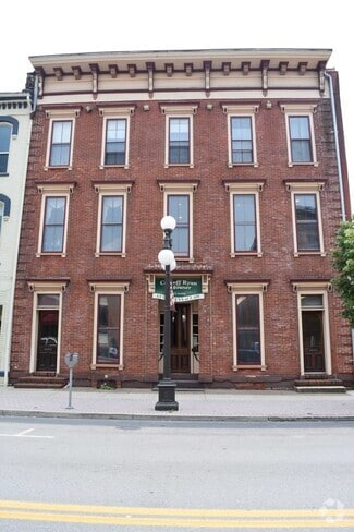 Building Photo - 136 E Water St