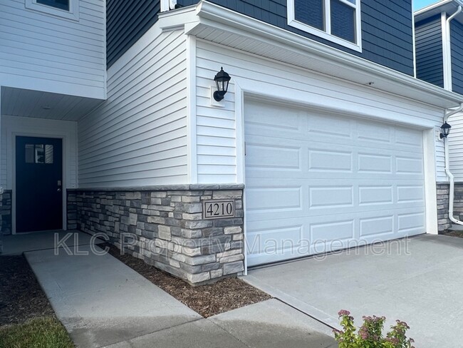 Building Photo - 4210 Mongoose Ln