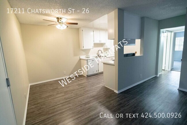 Foto del edificio - 17211 Chatsworth St