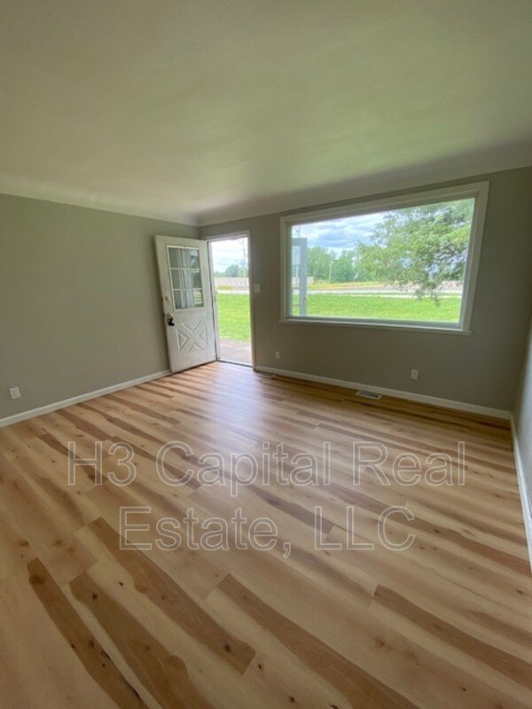 Building Photo - 3700 Pontoon Rd