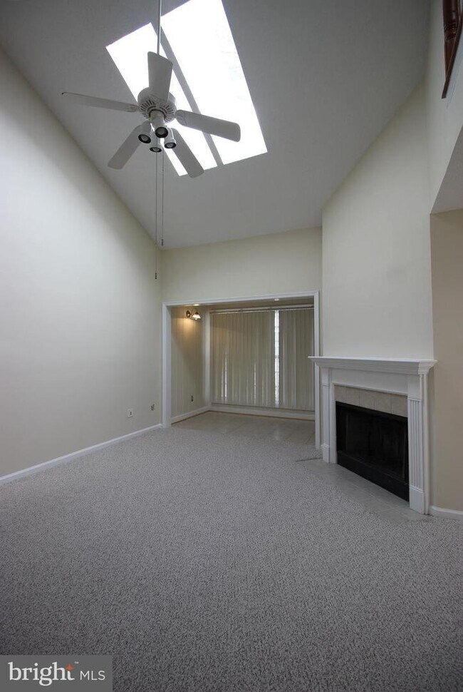 Building Photo - 12112 Green Leaf Ct