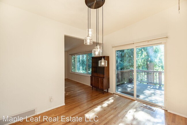 Foto del edificio - 5 br, 3 bath House - 19801 95th Ave NE