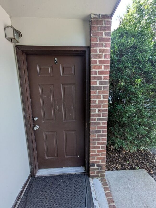 Lower Level 1BD/1BA Apartment in Westmont ... - Lower Level 1BD/1BA Apartment in Westmont ...