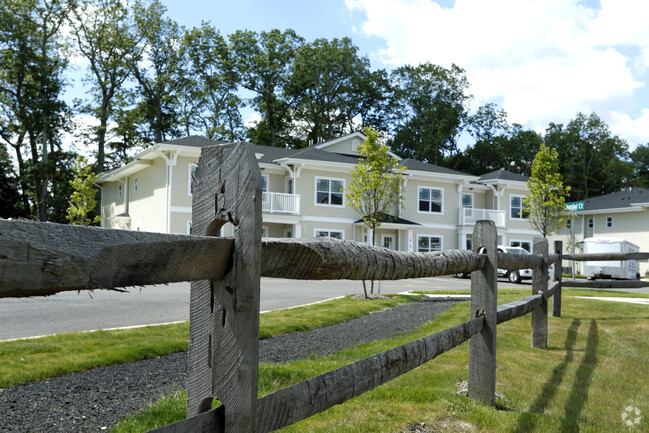 Building Exterior - Riverbay Gardens 55+