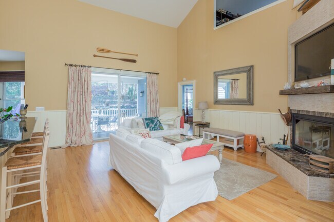 Foto del edificio - 56 Glenview Dr