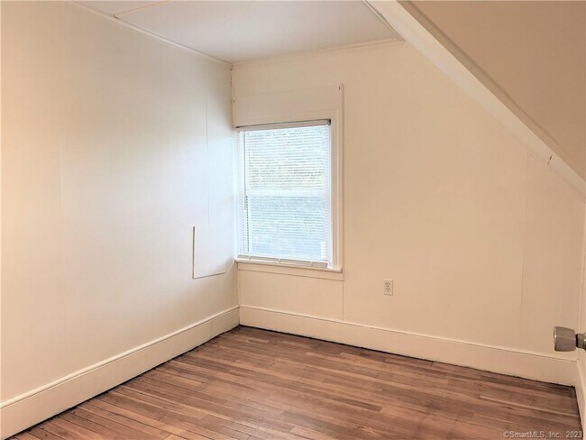 Foto del edificio - 122 Derby Ave