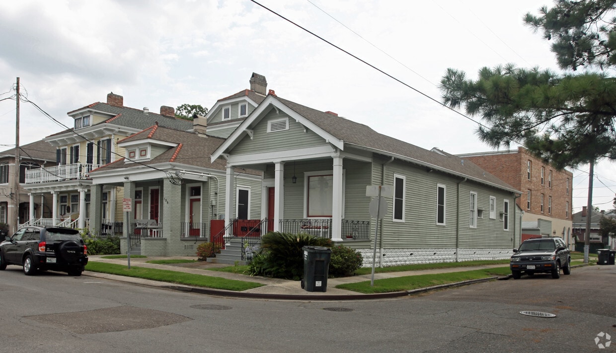 Primary Photo - 136 S Olympia St