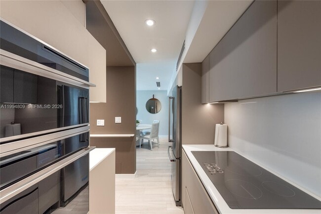 Building Photo - 255 Galen Dr