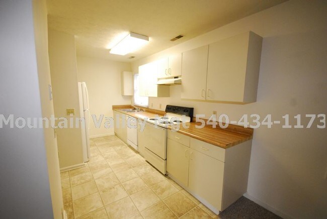 Foto del edificio - 533 Roosevelt St