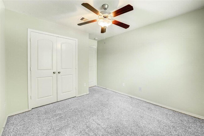 Foto del edificio - 23815 Rivage Ridge Dr