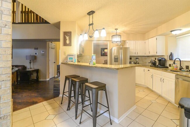 Foto del edificio - 4812 Hollow Ridge Rd