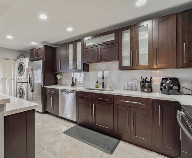 Foto del edificio - 550 NW 210th St