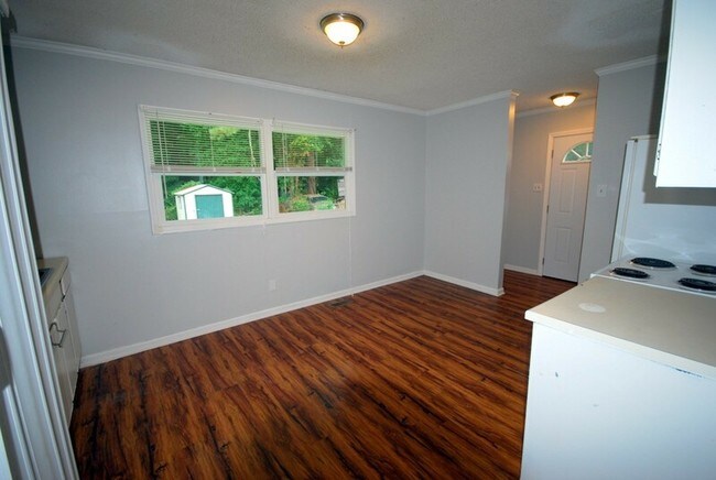 Building Photo - 206 Plaza Dr