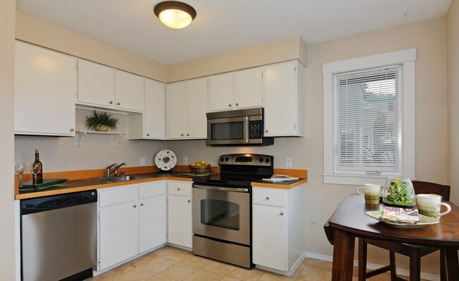 Foto del edificio - 3626 14th Ave W