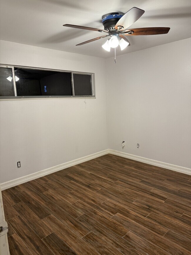 Foto del edificio - 12600 Melville Dr