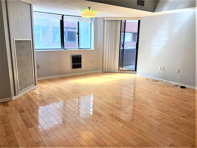 Building Photo - 147 Kelton St