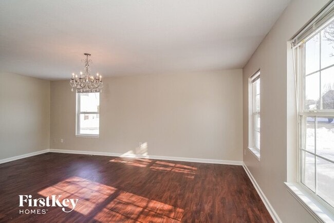 Building Photo - 12410 Deerview Dr