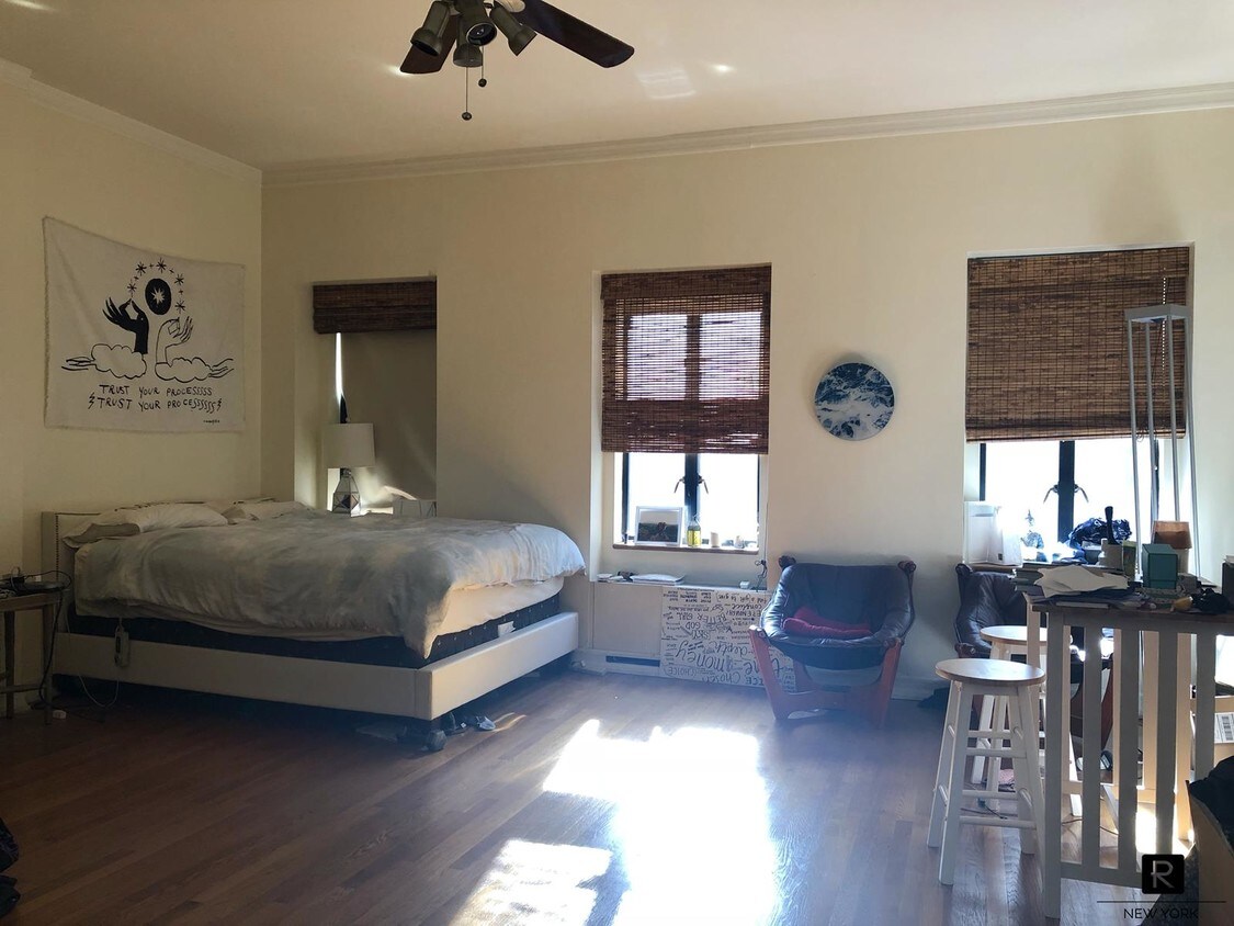 Foto principal - 223 East 60th Street